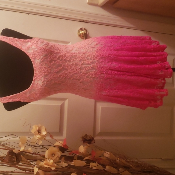 Charlotte Russe Dresses & Skirts - Charlotte Russe Pink Lace Dress